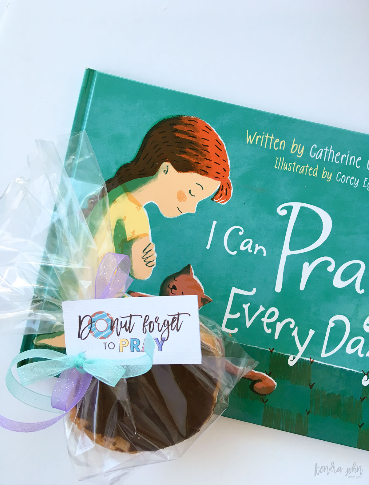 Teaching Kids To Pray - A delicious idea and printable for FHE, Sunday School, or Seminary.